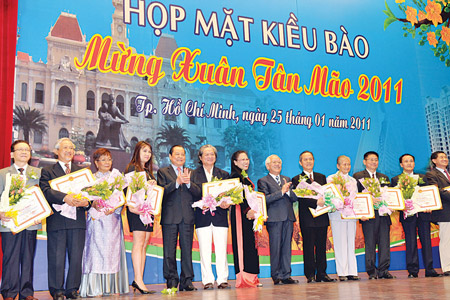 Mong muốn kiều bào tiếp tục đóng góp vào sự phát triển của quê hương, đất nước
